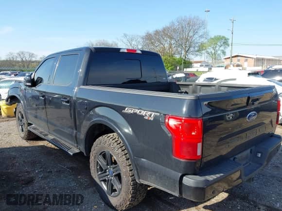 2020 Ford F-150 XL с VIN 1FTEW1EP1LKF30146, выставлен на аукционе IAAI как лот 41913099 с пробегом 76 565 миль миль и . История ставок и продаж доступна на DreamBid. Изображение 14.