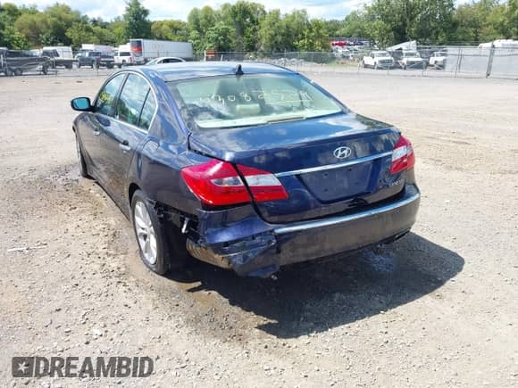 2012 Hyundai Genesis 3.8L с VIN KMHGC4DD8CU173851, выставлен на аукционе IAAI как лот 43082529 с пробегом 150 987 миль миль и . История ставок и продаж доступна на DreamBid. Изображение 18.