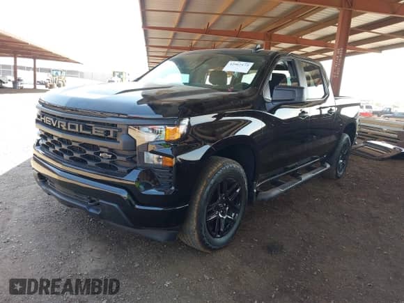 2024 Chevrolet Silverado 1500 Custom z VIN 3GCPDBEK6RG283165, wystawiony jako IAAI lot #42967173 z przebiegiem 17 266 mil mil oraz . Historia ofert i sprzedaży dostępna na DreamBid. Obrazek 2.