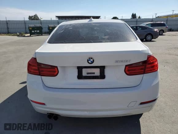 2013 BMW 3 Series 328i z VIN WBA3C1G56DNR46122, wystawiony jako Copart lot #82156345 z przebiegiem 86 181 mil mil oraz Szkoda całkowita • Salvage title. Historia ofert i sprzedaży dostępna na DreamBid. Obrazek 6.