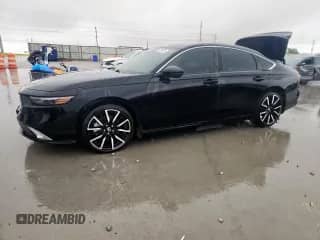 2024 Honda Accord Touring with VIN 1HGCY2F86RA035603, listed as a Copart auction lot 62388095 with 17,640 mi miles and Clean title. Bid and sale history available at DreamBid. Image 1.