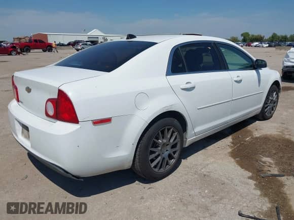 2012 Chevrolet Malibu 1LS z VIN 1G1ZB5E04CF167205, wystawiony jako IAAI lot #43180002 z przebiegiem 165 160 mil mil oraz . Historia ofert i sprzedaży dostępna na DreamBid. Obrazek 4.