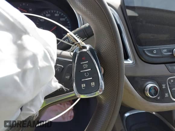 2021 Chevrolet Malibu LT z VIN 1G1ZD5ST5MF025309, wystawiony jako IAAI lot #43298919 z przebiegiem 83 346 mil mil oraz . Historia ofert i sprzedaży dostępna na DreamBid. Obrazek 11.