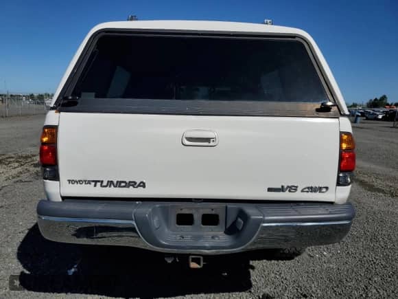 2001 Toyota Tundra Limited z VIN 5TBBT48191S126028, wystawiony jako Copart lot #80312915 z przebiegiem 230 773 mil mil oraz Czysty tytuł • Clean title. Historia ofert i sprzedaży dostępna na DreamBid. Obrazek 6.