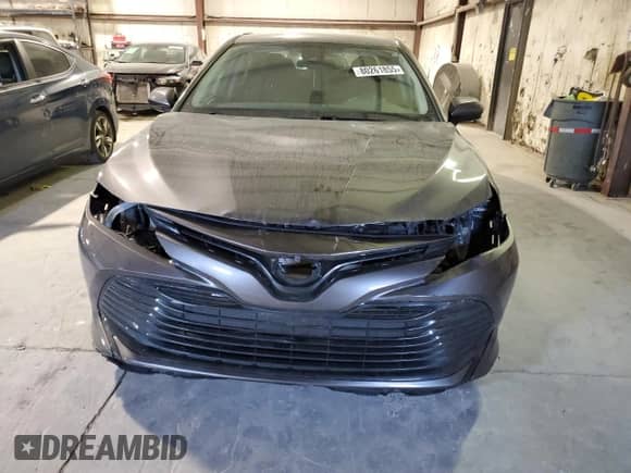2019 Toyota Camry SE z VIN 4T1B11HKXKU712993, wystawiony jako Copart lot #80261855 z przebiegiem 88 636 mil mil oraz Szkoda całkowita • Salvage title. Historia ofert i sprzedaży dostępna na DreamBid. Obrazek 5.