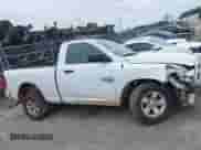 2019 Ram 1500 Express z VIN 3C6JR6AG4KG500855, wystawiony jako IAAI lot #43164741 z przebiegiem 94 479 mil mil oraz . Historia ofert i sprzedaży dostępna na DreamBid. Obrazek 13.