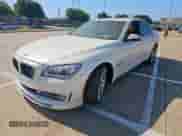 2013 BMW 7 Series 750i xDrive с VIN WBAYB6C51DDS16345, выставлен на аукционе Copart как лот 64604525 с пробегом 115 128 миль миль и Чистый • Clean title. История ставок и продаж доступна на DreamBid. Изображение 2.