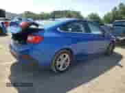 2017 Chevrolet Cruze LT z VIN 1G1BD5SM7H7274639, wystawiony jako Copart lot #56034675 z przebiegiem 117 160 mil mil oraz Szkoda całkowita • Salvage title. Historia ofert i sprzedaży dostępna na DreamBid. Obrazek 3.