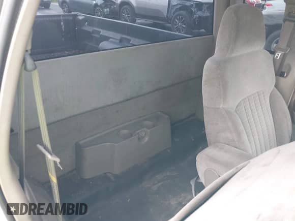 2001 Chevrolet S-10 LS with VIN 1GCCS195918238024, listed as a IAAI auction lot 42811306 with 70,236 mi miles and . Bid and sale history available at DreamBid. Image 8.