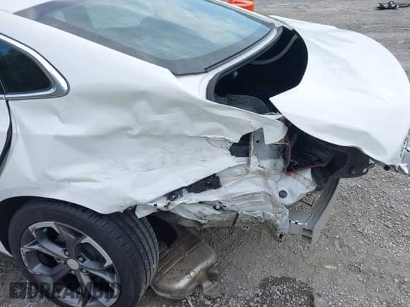 2022 Chevrolet Malibu LT z VIN 1G1ZD5ST7NF141838, wystawiony jako IAAI lot #43266941 z przebiegiem 62 216 mil mil oraz . Historia ofert i sprzedaży dostępna na DreamBid. Obrazek 19.