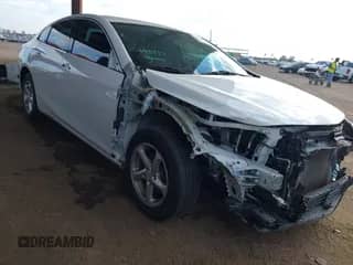 2018 Chevrolet Malibu LS z VIN 1G1ZB5STXJF202521, wystawiony jako IAAI lot #43363695 z przebiegiem 80 423 mil mil oraz . Historia ofert i sprzedaży dostępna na DreamBid. Obrazek 1.