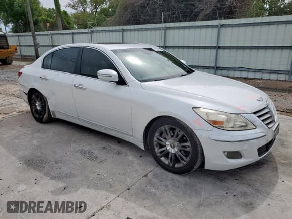 2011 Hyundai Genesis с VIN KMHGC4DE6BU121061, выставлен на аукционе Copart как лот 70504705 с пробегом 108 186 миль миль и Списание • Salvage title. История ставок и продаж доступна на DreamBid. Изображение 4.