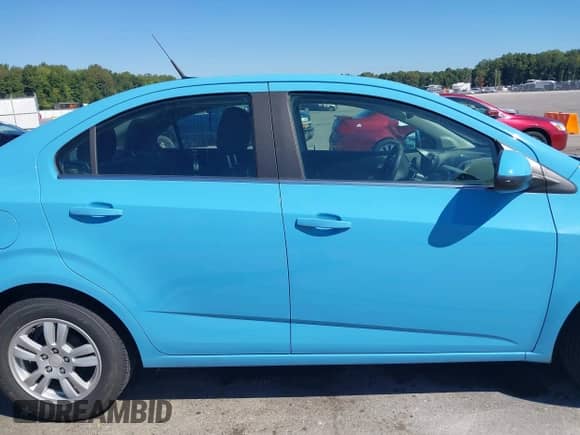 2014 Chevrolet Sonic LT с VIN 1G1JC5SH3E4169854, выставлен на аукционе IAAI как лот 43042063 с пробегом 63 598 миль миль и . История ставок и продаж доступна на DreamBid. Изображение 13.