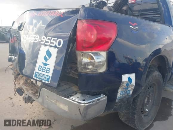 2007 Toyota Tundra SR5 z VIN 5TBET54107S454598, wystawiony jako IAAI lot #42558681 z przebiegiem 309 838 mil mil oraz . Historia ofert i sprzedaży dostępna na DreamBid. Obrazek 20.