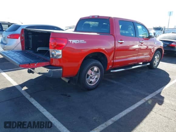 2007 Toyota Tundra Limited z VIN 5TBEV58177S470706, wystawiony jako IAAI lot #41544450 z przebiegiem 10 mil mil oraz . Historia ofert i sprzedaży dostępna na DreamBid. Obrazek 4.