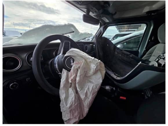 2023 Jeep Wrangler Sahara Altitude with VIN 1C4HJXEG5PW664087, listed as a Copart auction lot 83713904 with 37,000 mi miles and Clean title. Bid and sale history available at DreamBid. Image 7.