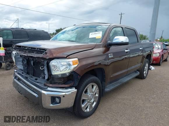 2016 Toyota Tundra Platinum с VIN 5TFAW5F1XGX553269, выставлен на аукционе IAAI как лот 43208533 с пробегом 65 144 миль миль и . История ставок и продаж доступна на DreamBid. Изображение 18.