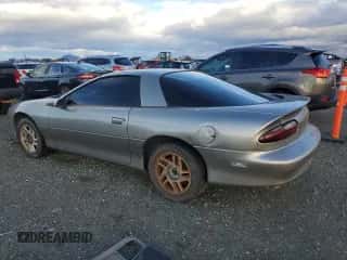 2001 Chevrolet Camaro z VIN 2G1FP22K012134080, wystawiony jako Copart lot #84757284 z przebiegiem 202 626 mil mil oraz Czysty tytuł • Clean title. Historia ofert i sprzedaży dostępna na DreamBid. Obrazek 2.