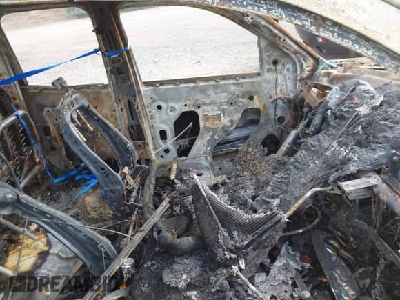 2014 Chevrolet Silverado 1500 LTZ z VIN 1GCVKSEC0EZ138476, wystawiony jako IAAI lot #43450591 z przebiegiem Nie podano mil oraz . Historia ofert i sprzedaży dostępna na DreamBid. Obrazek 5.