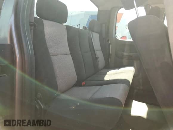 2007 Chevrolet Silverado 1500 Work Truck с VIN 1GCEK19C87E506319, выставлен на аукционе Copart как лот 48012335 с пробегом 206 815 миль миль и Списание • Salvage title. История ставок и продаж доступна на DreamBid. Изображение 11.