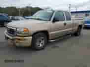 2004 GMC Sierra 1500 SLE z VIN 2GTEC19T841159097, wystawiony jako Copart lot #85414145 z przebiegiem 117 849 mil mil oraz Czysty tytuł • Clean title. Historia ofert i sprzedaży dostępna na DreamBid. Obrazek 1.