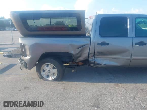 2013 Chevrolet Silverado 1500 LS z VIN 3GCPCREA7DG311647, wystawiony jako IAAI lot #42787890 z przebiegiem 147 389 mil mil oraz . Historia ofert i sprzedaży dostępna na DreamBid. Obrazek 6.