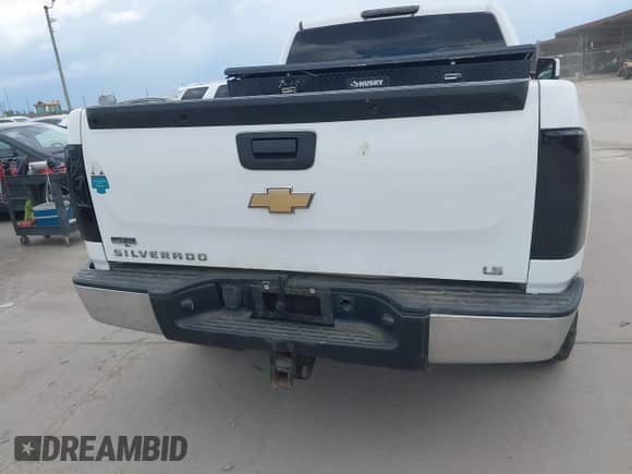 2010 Chevrolet Silverado 1500 LS с VIN 1GCSCREAXAZ191610, выставлен на аукционе IAAI как лот 42647184 с пробегом 226 833 миль миль и . История ставок и продаж доступна на DreamBid. Изображение 16.