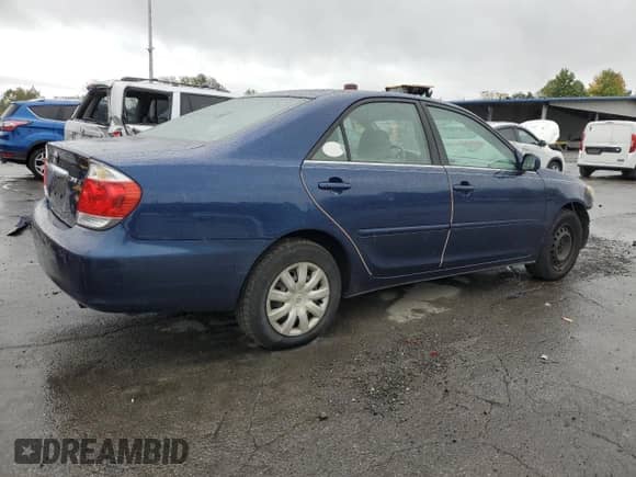 2005 Toyota Camry LE с VIN 4T1BE32K35U073739, выставлен на аукционе Copart как лот 82128585 с пробегом 223 761 миль миль и Списание • Salvage title. История ставок и продаж доступна на DreamBid. Изображение 3.