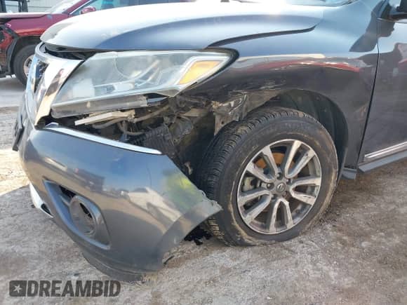 2014 Nissan Pathfinder S z VIN 5N1AR2MN1EC727368, wystawiony jako IAAI lot #43133647 z przebiegiem 151 983 mil mil oraz . Historia ofert i sprzedaży dostępna na DreamBid. Obrazek 6.