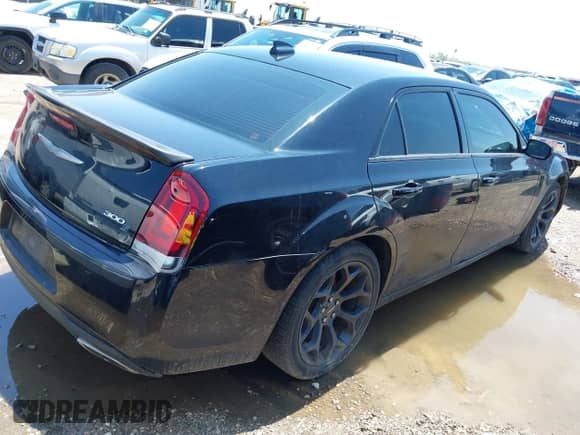 2019 Chrysler 300 S с VIN 2C3CCABGXKH628784, выставлен на аукционе IAAI как лот 42334927 с пробегом 109 524 миль миль и . История ставок и продаж доступна на DreamBid. Изображение 4.