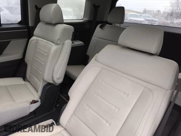 2024 Hyundai Santa Fe Calligraphy с VIN 5NMP5DGL7RH054657, выставлен на аукционе Copart как лот 82663394 с пробегом 6 миль миль и Чистый • Clean title. История ставок и продаж доступна на DreamBid. Изображение 11.