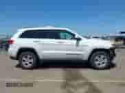 2017 Jeep Grand Cherokee Altitude z VIN 1C4RJEAGXHC846126, wystawiony jako IAAI lot #42190604 z przebiegiem 178 742 mil mil oraz . Historia ofert i sprzedaży dostępna na DreamBid. Obrazek 13.