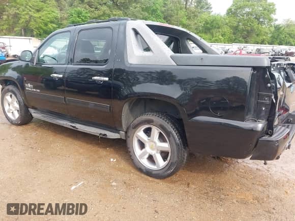 2011 Chevrolet Avalanche LT с VIN 3GNMCFE00BG363392, выставлен на аукционе IAAI как лот 41944314 с пробегом 138 560 миль миль и . История ставок и продаж доступна на DreamBid. Изображение 3.