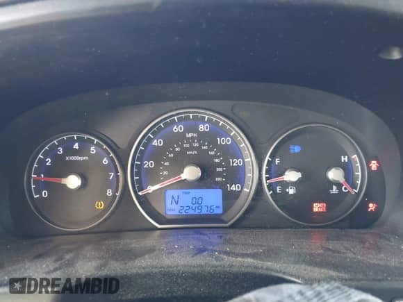 2012 Hyundai Santa Fe Limited with VIN 5XYZK3AB7CG146879, listed as a IAAI auction lot 43080017 with 224,976 mi miles and . Bid and sale history available at DreamBid. Image 7.
