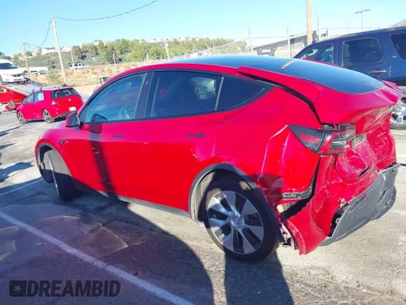2021 Tesla Model Y Long Range with VIN 5YJYGDEE8MF203817, listed as a IAAI auction lot 43469412 with 41,471 mi miles and . Bid and sale history available at DreamBid. Image 15.
