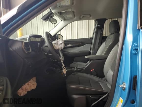 2025 Chevrolet TrailBlazer LS z VIN KL79MNSL5SB172738, wystawiony jako Copart lot #69388975 z przebiegiem 7 268 mil mil oraz Szkoda całkowita • Salvage title. Historia ofert i sprzedaży dostępna na DreamBid. Obrazek 7.