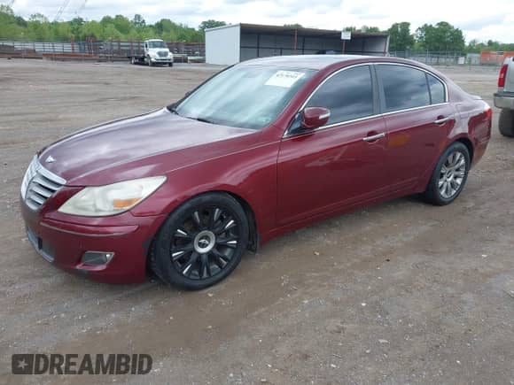 2010 Hyundai Genesis z VIN KMHGC4DE2AU077493, wystawiony jako IAAI lot #42176511 z przebiegiem 283 662 mil mil oraz . Historia ofert i sprzedaży dostępna na DreamBid. Obrazek 17.