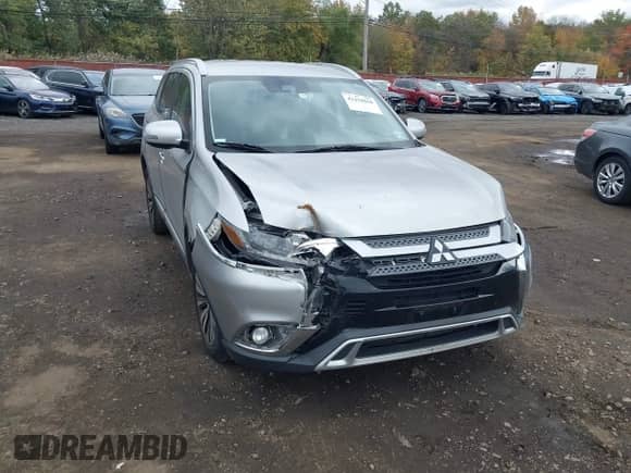2020 Mitsubishi Outlander SE with VIN JA4AD3A36LZ030889, listed as a IAAI auction lot 43418860 with 181,497 mi miles and . Bid and sale history available at DreamBid. Image 17.
