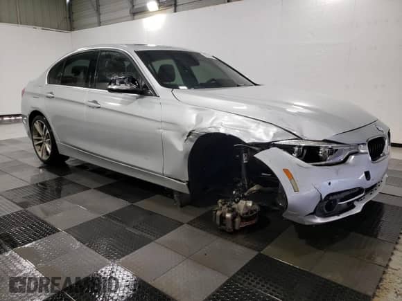 2017 BMW 3 Series 330i z VIN WBA8B9G3XHNU57198, wystawiony jako Copart lot #81082275 z przebiegiem 77 360 mil mil oraz Czysty tytuł • Clean title. Historia ofert i sprzedaży dostępna na DreamBid. Obrazek 4.