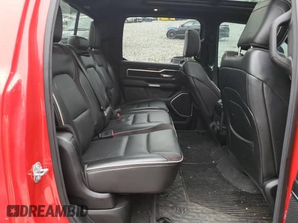 2020 Ram 1500 Laramie z VIN 1C6SRFRT5LN180704, wystawiony jako Copart lot #60911075 z przebiegiem 58 071 mil mil oraz Szkoda całkowita • Salvage title. Historia ofert i sprzedaży dostępna na DreamBid. Obrazek 10.