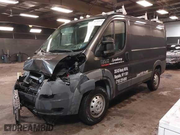 2017 Ram ProMaster Cargo z VIN 3C6TRVNG6HE511003, wystawiony jako IAAI lot #41732948 z przebiegiem 97 846 mil mil oraz . Historia ofert i sprzedaży dostępna na DreamBid. Obrazek 2.