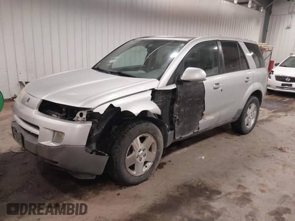 2005 Saturn VUE z VIN 5GZCZ63445S870686, wystawiony jako IAAI lot #41303646 z przebiegiem 179 620 mil mil oraz . Historia ofert i sprzedaży dostępna na DreamBid. Obrazek 2.