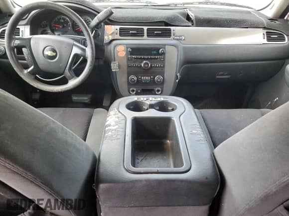 2009 Chevrolet Suburban z VIN 1GNGC46K69R247948, wystawiony jako Copart lot #65386025 z przebiegiem 165 610 mil mil oraz Szkoda całkowita • Salvage title. Historia ofert i sprzedaży dostępna na DreamBid. Obrazek 8.