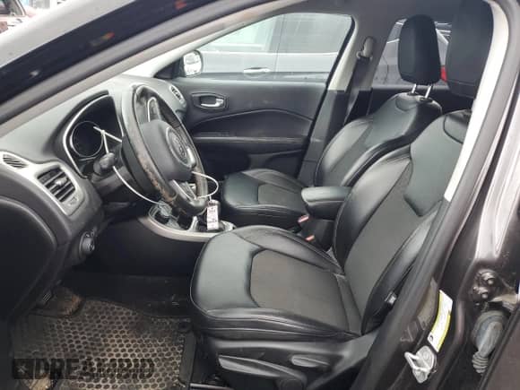 2019 Jeep Compass Latitude с VIN 3C4NJDBB5KT742294, выставлен на аукционе Copart как лот 66350475 с пробегом 83 848 миль миль и Списание • Salvage title. История ставок и продаж доступна на DreamBid. Изображение 7.