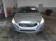 2013 Volvo S60 T5 с VIN YV1612FHXD2181306, выставлен на аукционе IAAI как лот 41726747 с пробегом 116 836 миль миль и . История ставок и продаж доступна на DreamBid. Изображение 12.