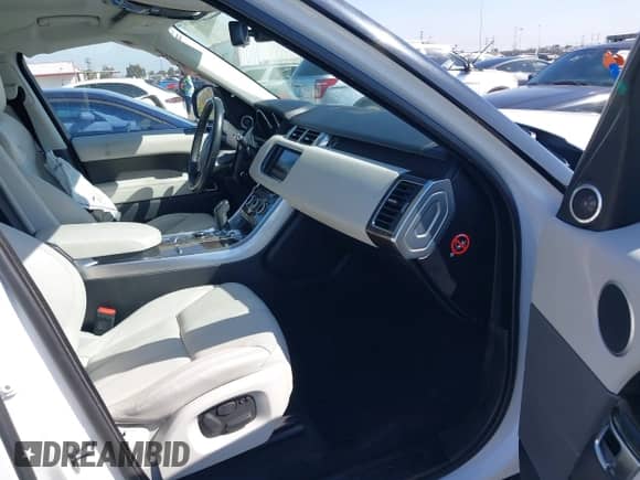 2015 Land Rover Range Rover Sport HSE z VIN SALWG2VFXFA539008, wystawiony jako IAAI lot #40314423 z przebiegiem 81 555 mil mil oraz . Historia ofert i sprzedaży dostępna na DreamBid. Obrazek 5.