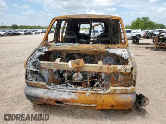 2001 Ford Econoline Cargo с VIN 1FTSE34L61HB12451, выставлен на аукционе Copart как лот 63419285 с пробегом Не указан миль и На запчасти • Non repairable. История ставок и продаж доступна на DreamBid. Изображение 5.