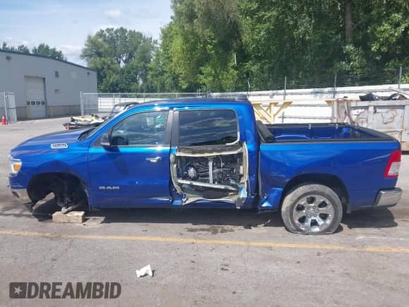 2019 Ram 1500 Big Horn z VIN 1C6SRFFT9KN660098, wystawiony jako IAAI lot #43100347 z przebiegiem 109 471 mil mil oraz . Historia ofert i sprzedaży dostępna na DreamBid. Obrazek 15.