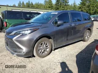 2023 Toyota Sienna XLE с VIN 5TDYRKEC0PS155288, выставлен на аукционе Copart как лот 72091175 с пробегом 81 737 миль миль и Чистый • Clean title. История ставок и продаж доступна на DreamBid. Изображение 1.