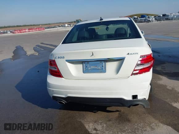 2012 Mercedes-Benz C 300 Sport с VIN WDDGF8BB0CA732420, выставлен на аукционе IAAI как лот 43321963 с пробегом 100 671 миль миль и . История ставок и продаж доступна на DreamBid. Изображение 15.